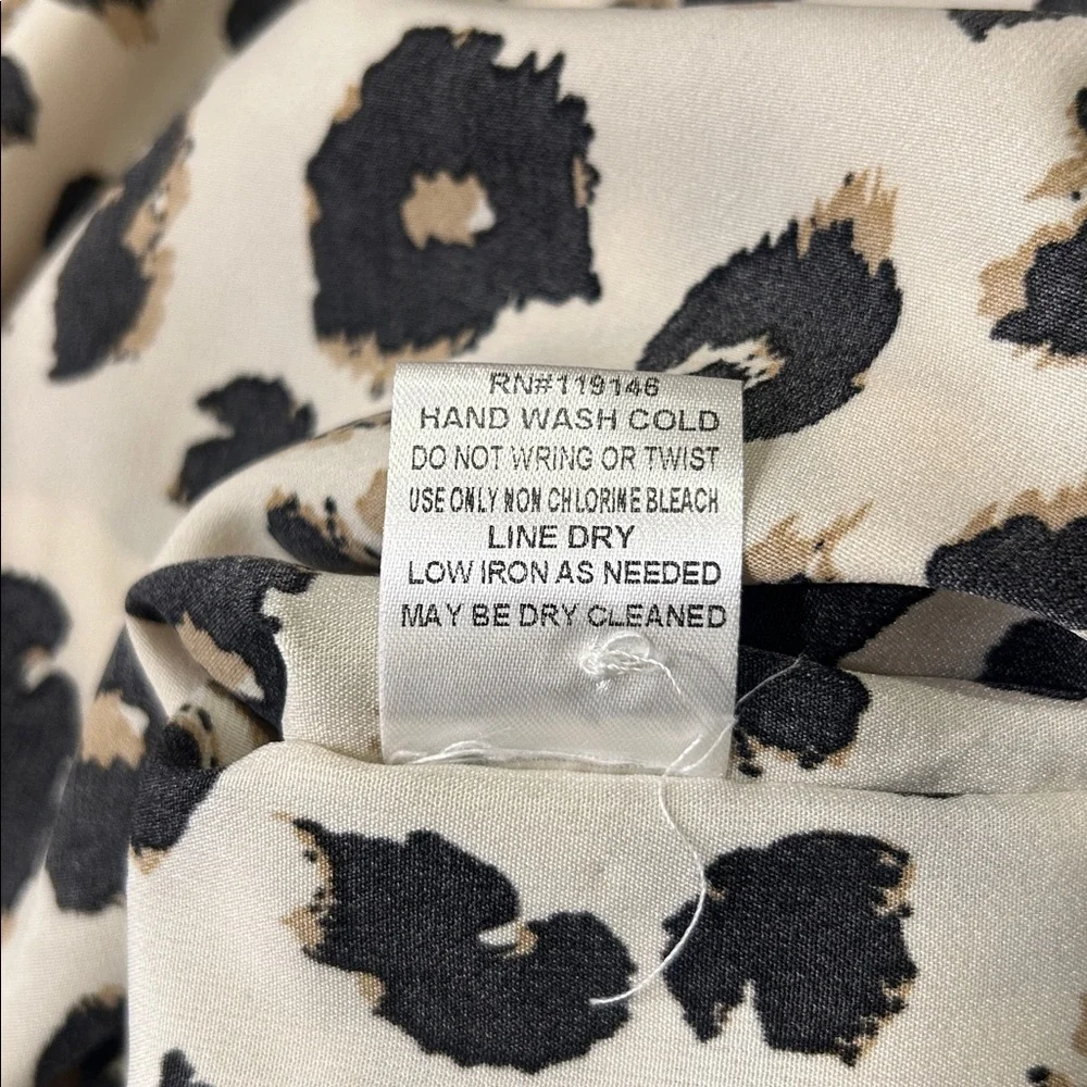 Jodifl Leopard Print Loose Fit Pleated Sleeves Blouse Women’s Size Small - Picture 8 of 11